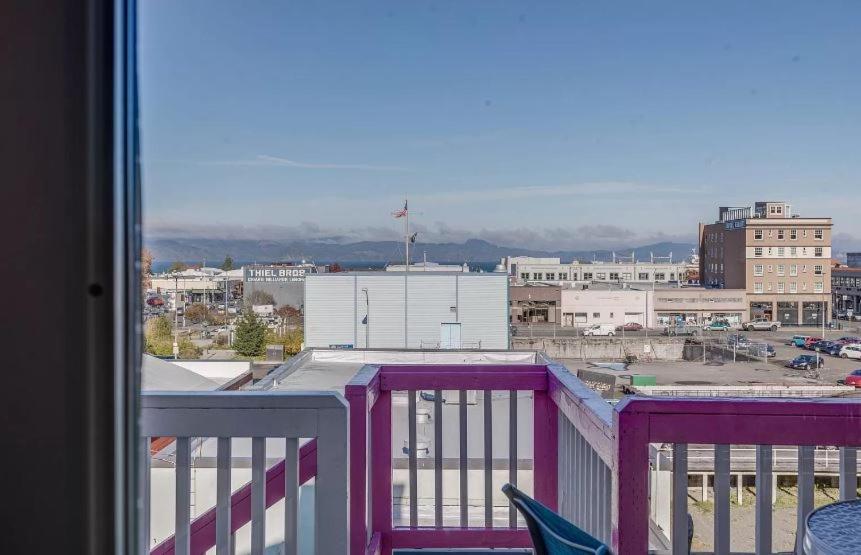 Hotel Near The Pier à Astoria Extérieur photo